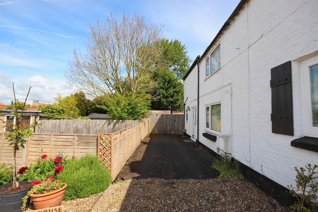 Property photo 1 of 17 Accommodation