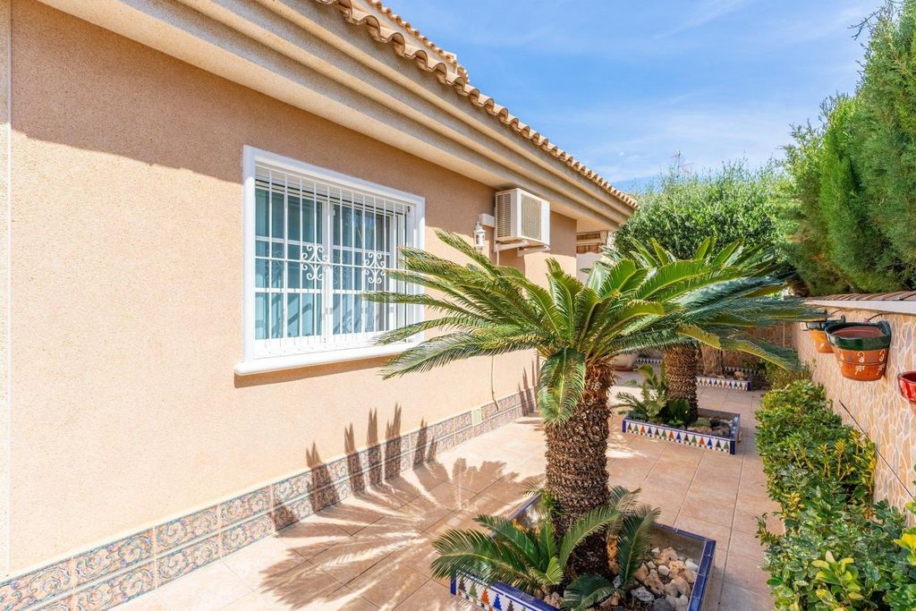 Property photo 1 of 35