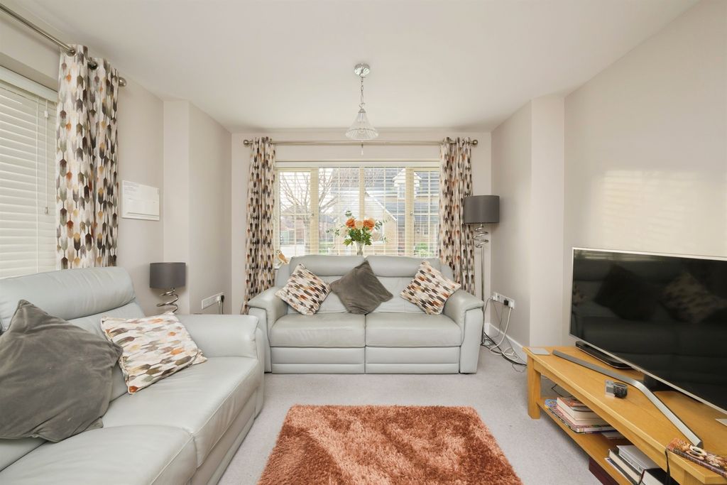 Property photo 3 of 16