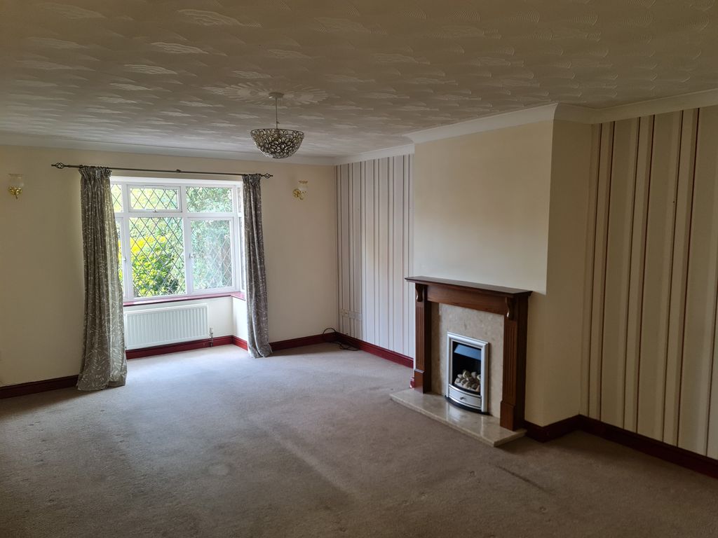 Property photo 2 of 11 Lounge