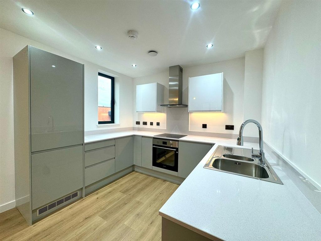 Property photo 2 of 11 Kitchen.Jpeg