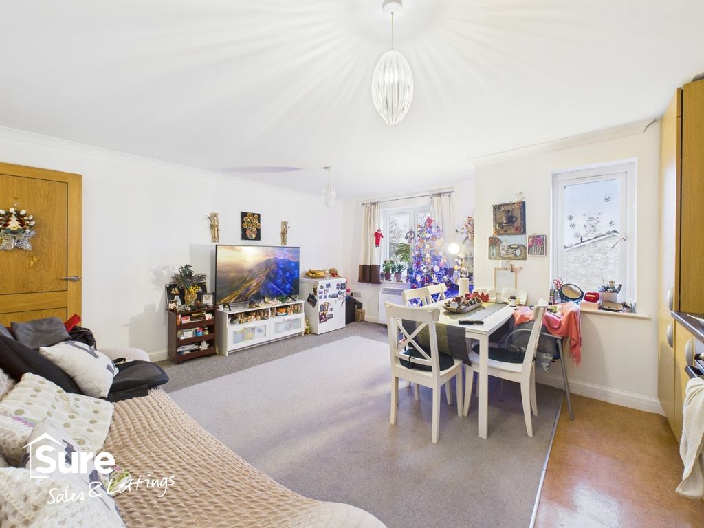 Property photo 1 of 14 4784140