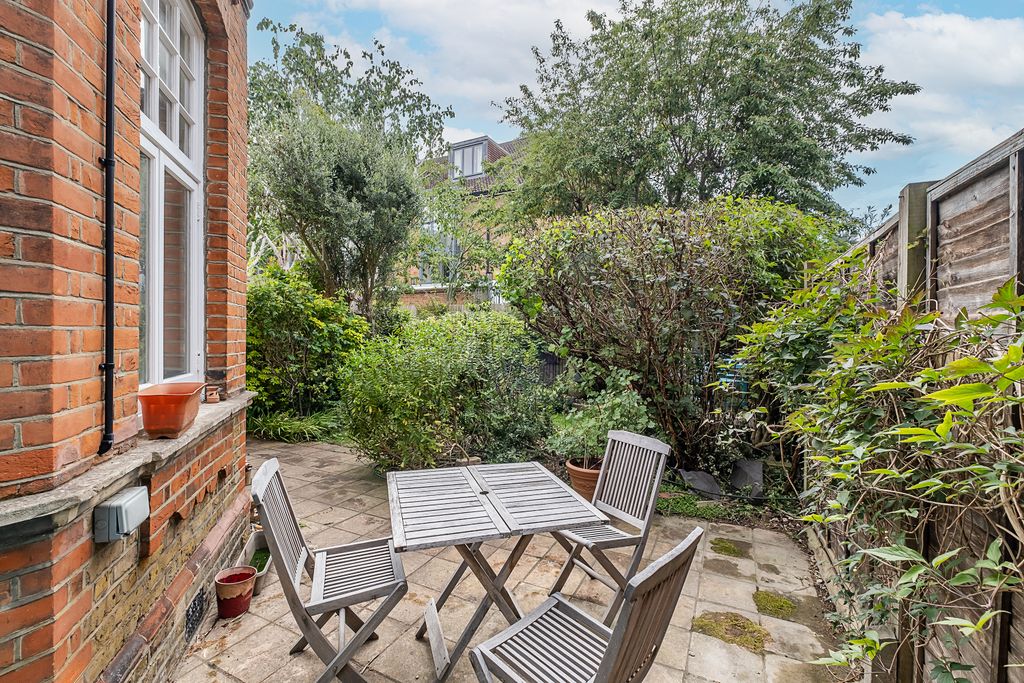 Property photo 2 of 17