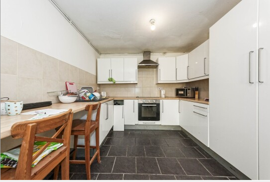 Property photo 3 of 5 Kicthen