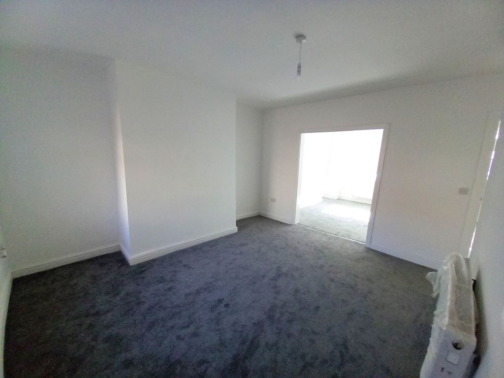 Property photo 3 of 7 Dining Room