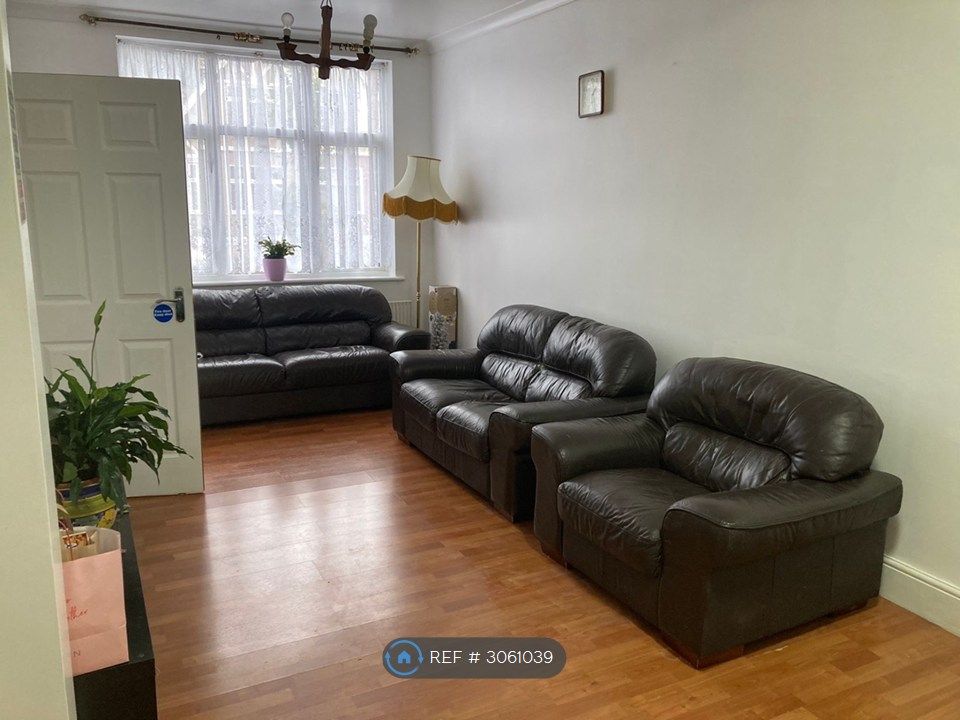 Property photo 3 of 6