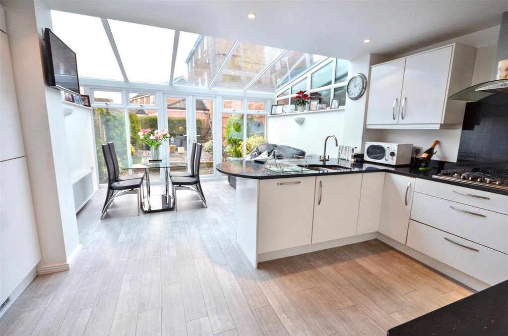 Property photo 2 of 16 Kitchen & Dining Room