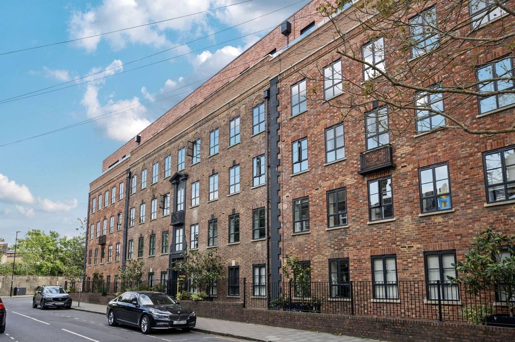 Property photo 2 of 13