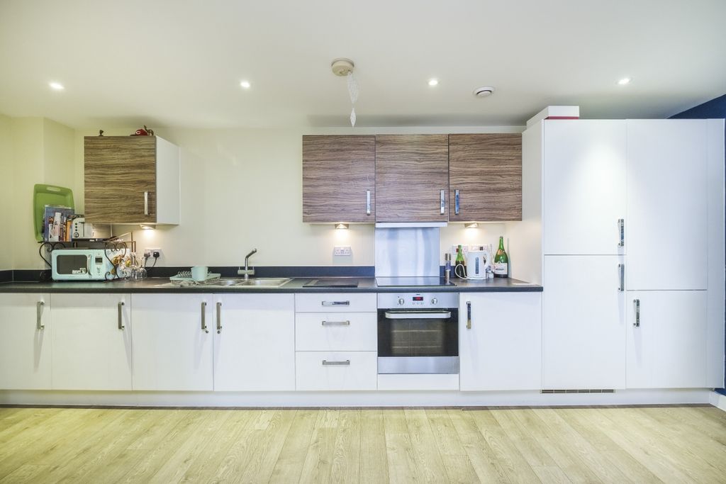 Property photo 2 of 10 Kitchen