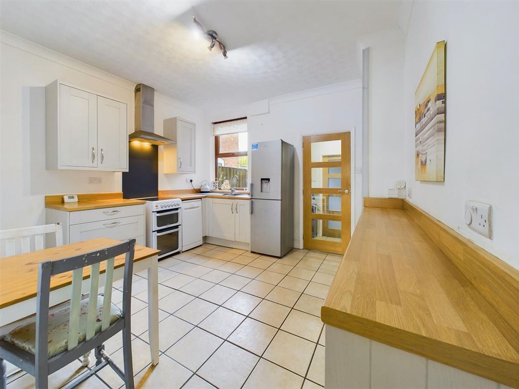 Property photo 2 of 22 Kitchen