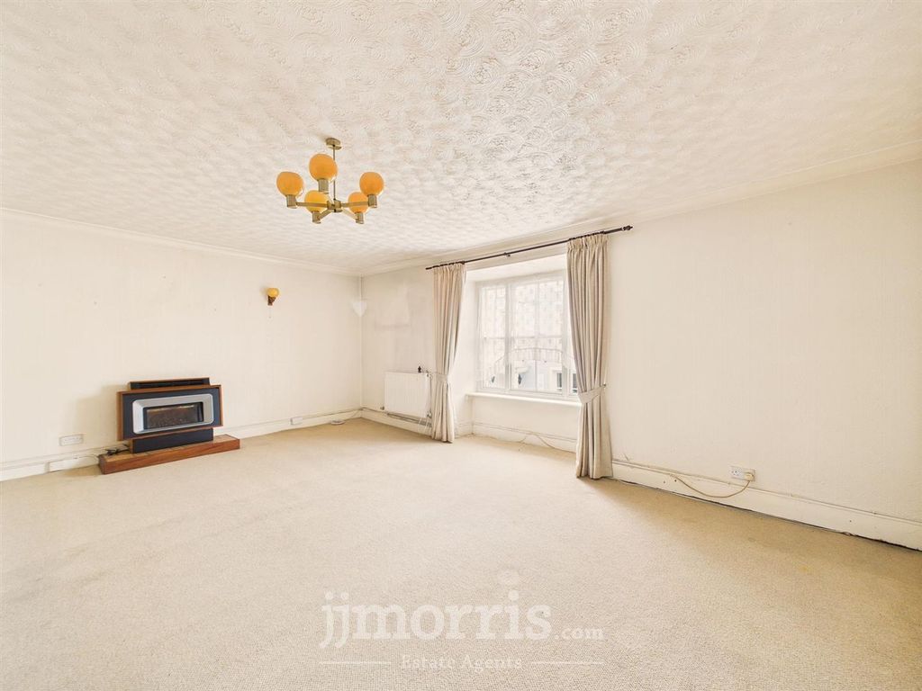 Property photo 3 of 39 Cam02122G0-Pr0350-Still019.Jpg