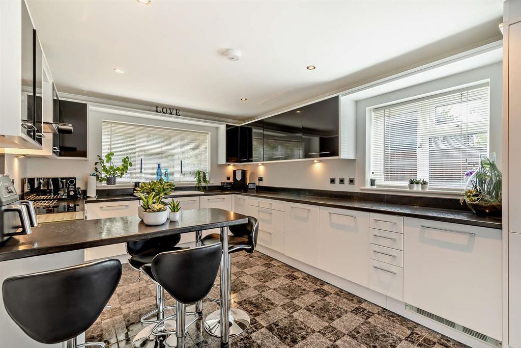 Property photo 2 of 15 Kitchen