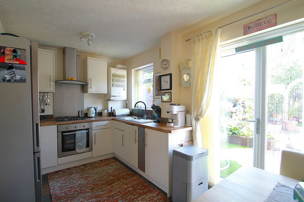Property photo 3 of 28 Kitchen Diner