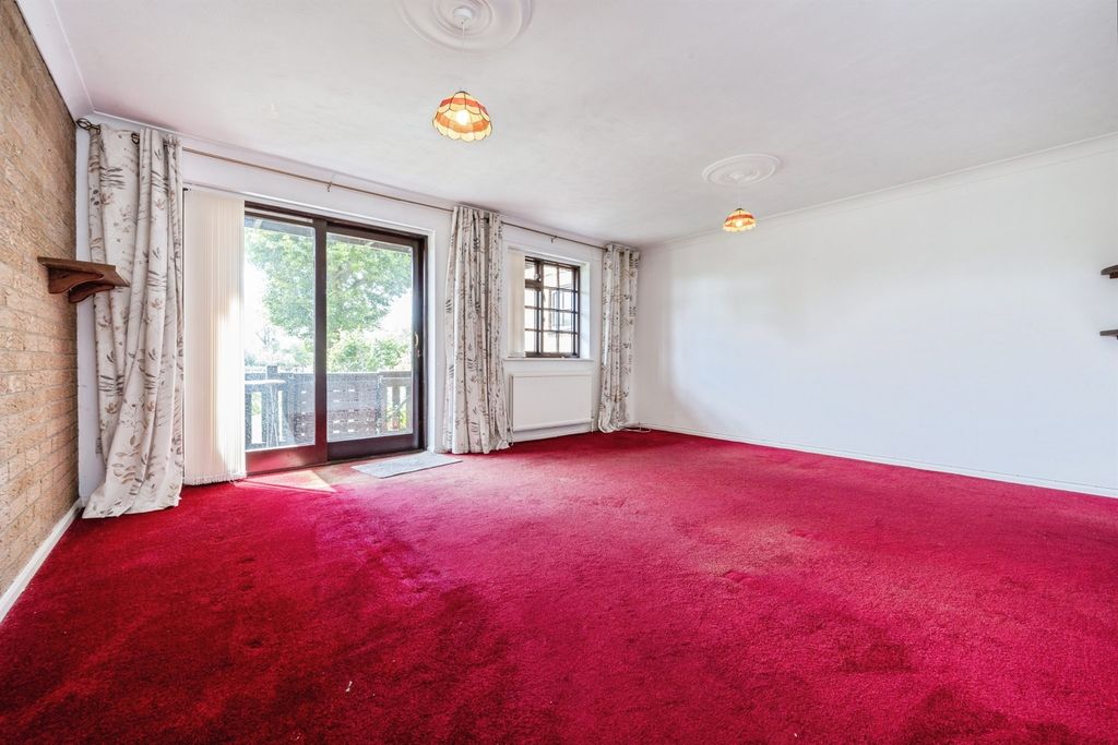 Property photo 3 of 17