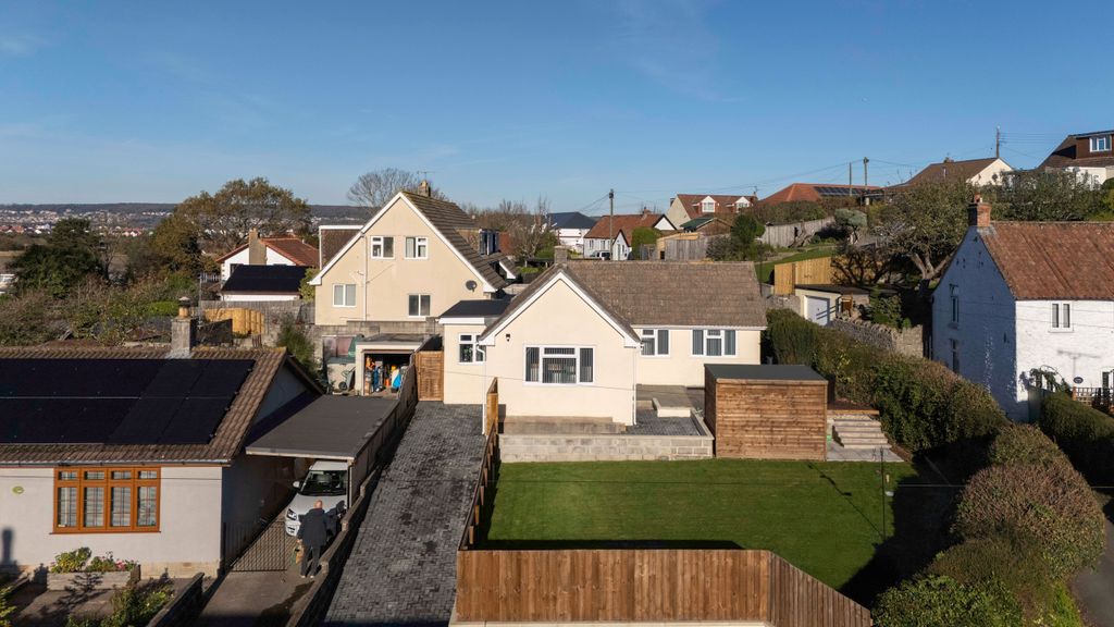 Property photo 1 of 25 Photo 3