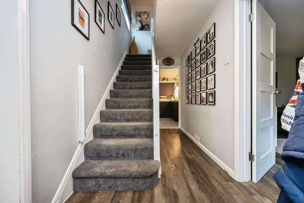 Property photo 2 of 29