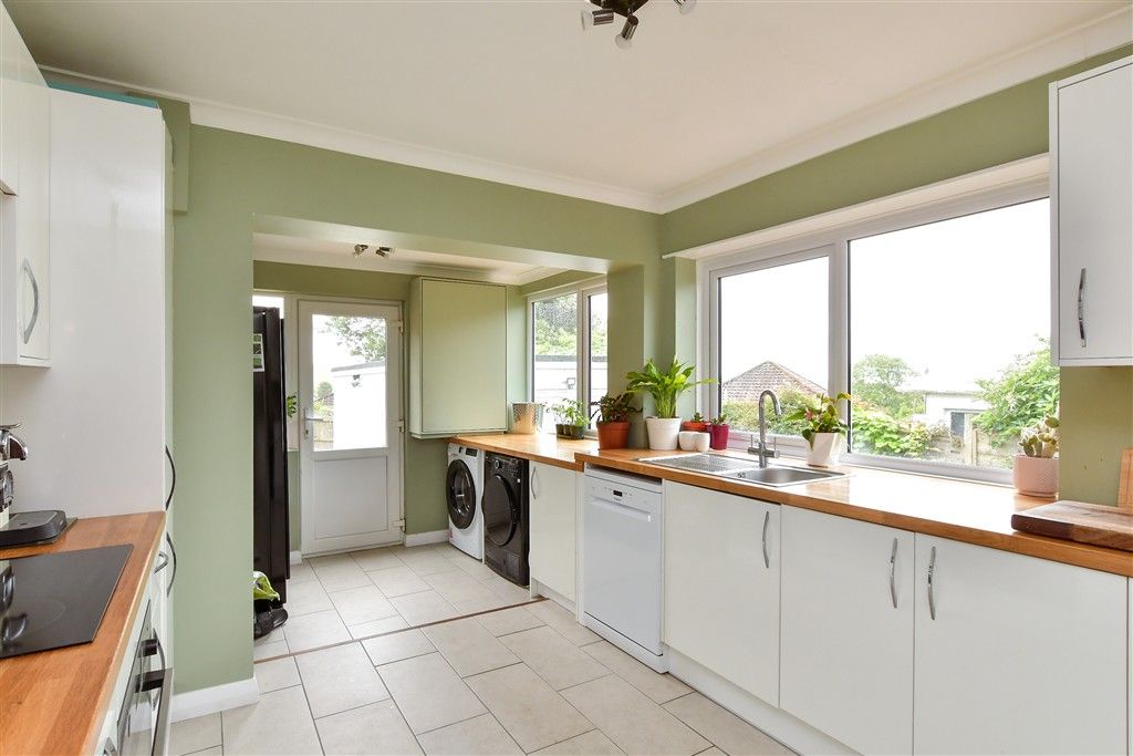 Property photo 3 of 15 Kitchen