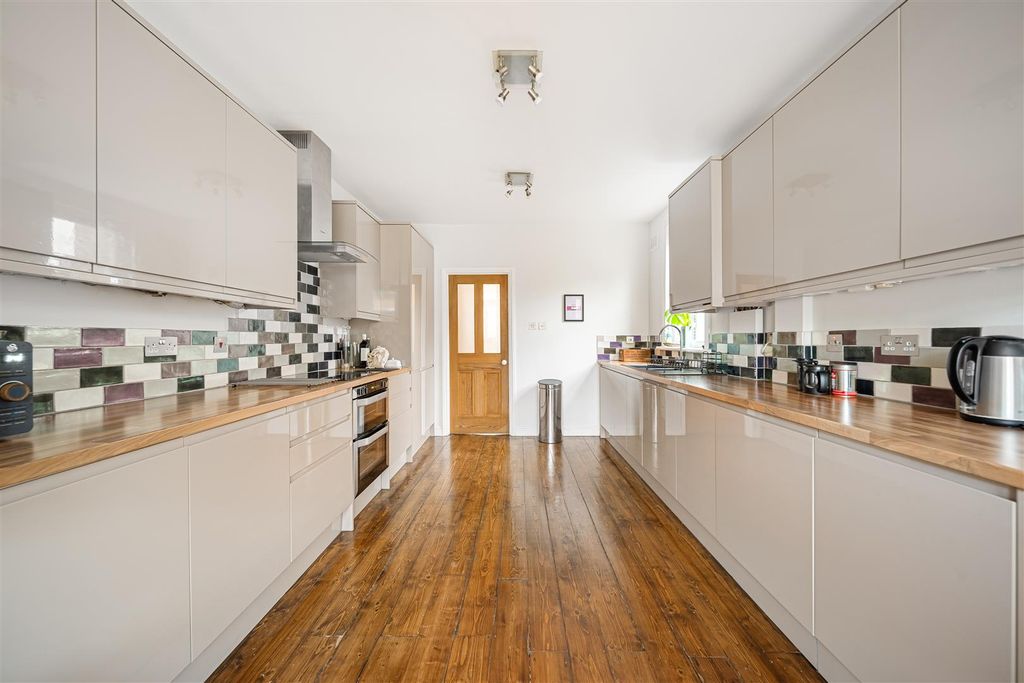 Property photo 2 of 22 Dundalk Road-17.Jpg