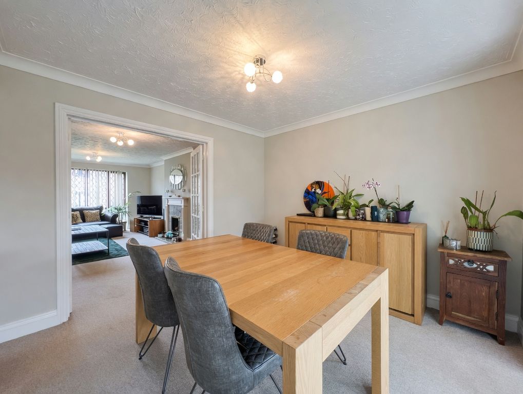 Property photo 3 of 21 Dining Room