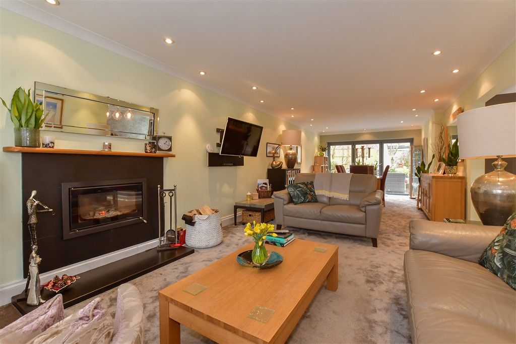 Property photo 3 of 15 Lounge/Dining Room