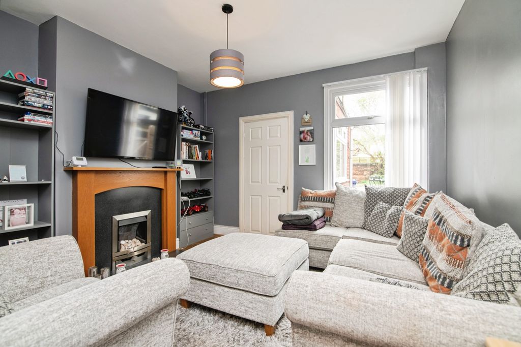 Property photo 3 of 15