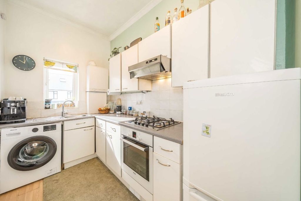 Property photo 3 of 4