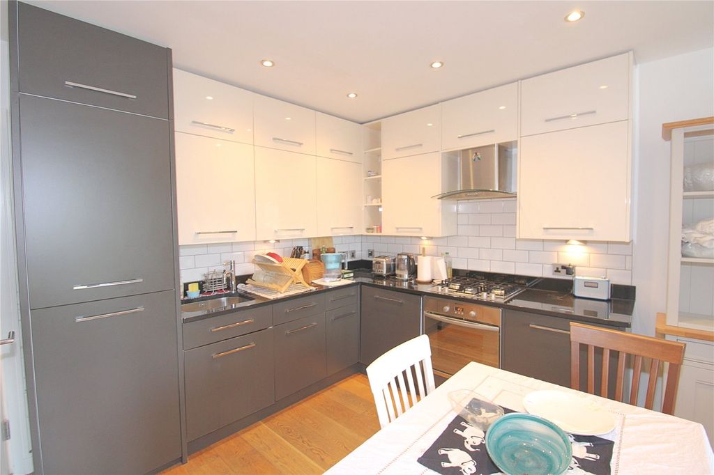 Property photo 3 of 8 Picture No. 04