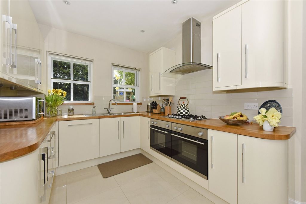 Property photo 3 of 13 Kitchen