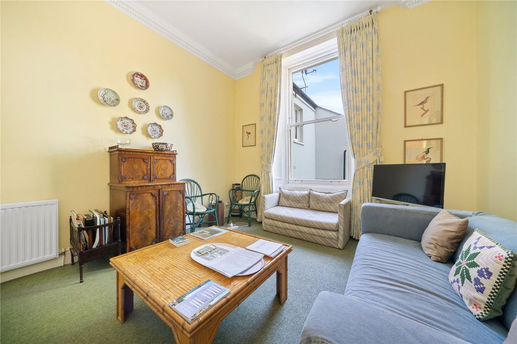 Property photo 2 of 10 Picture No. 06