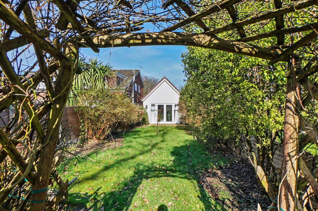 Property photo 2 of 25