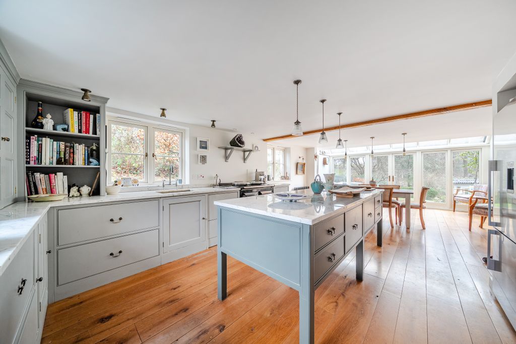 Property photo 2 of 22