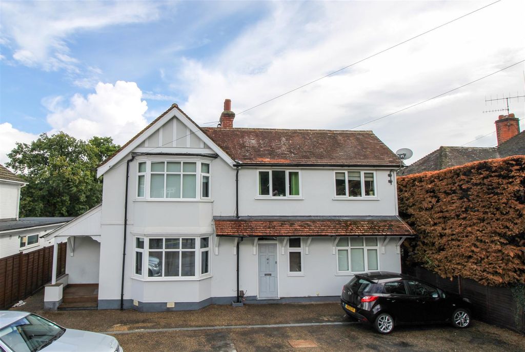 Property photo 1 of 11 Front