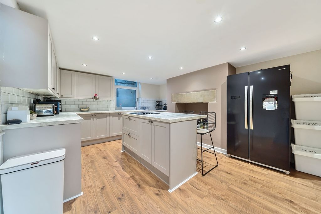 Property photo 2 of 19 1309677-7-6853Ef39c6d24