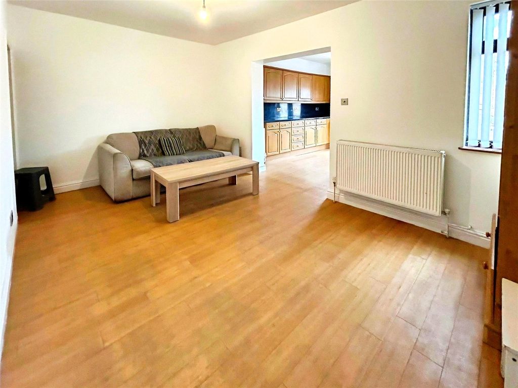 Property photo 3 of 9 Picture No. 10