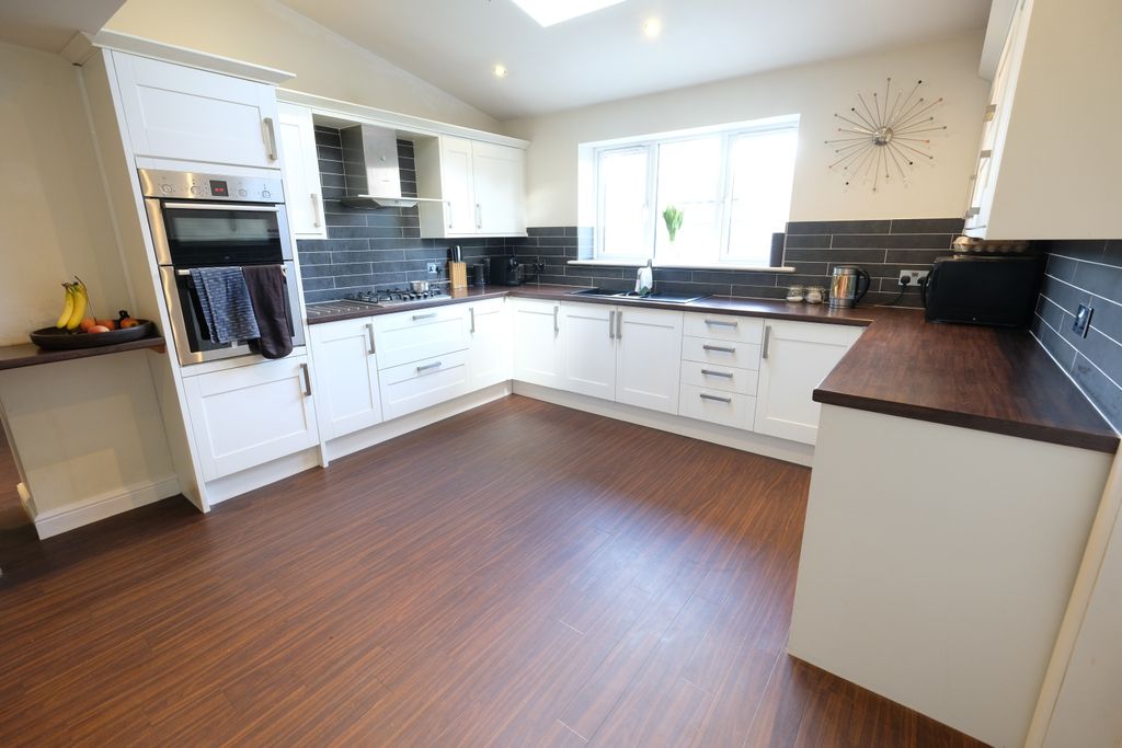 Property photo 2 of 20 Open Plan Room