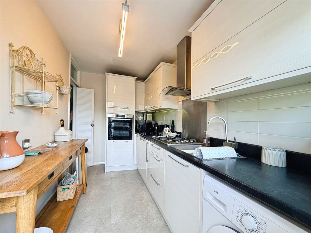 Property photo 3 of 14 Picture No. 17
