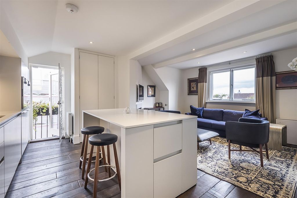 Property photo 1 of 13 6-57-Cadogan-Gardens-007.Jpg