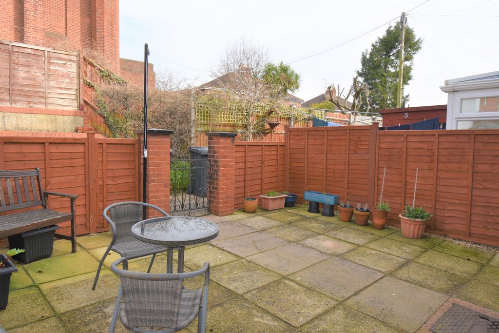 Property photo 3 of 9