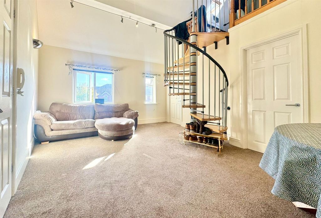 Property photo 2 of 9 35A141d3-2De2-45Ac-9055-350250369d76.Jpg