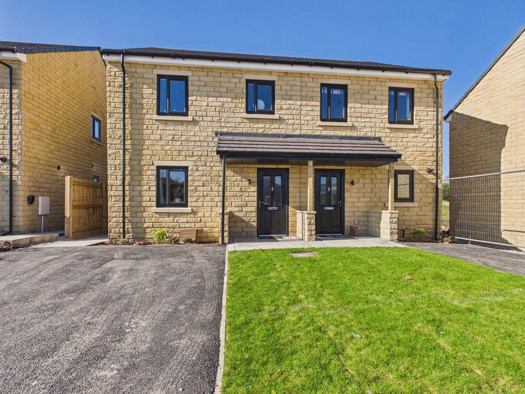 Property photo 1 of 27 Cam03729G0-Pr0265-Still017