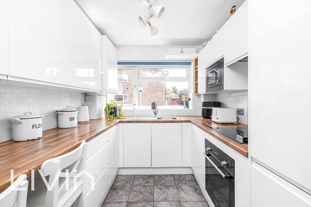 Property photo 1 of 12 025A7638