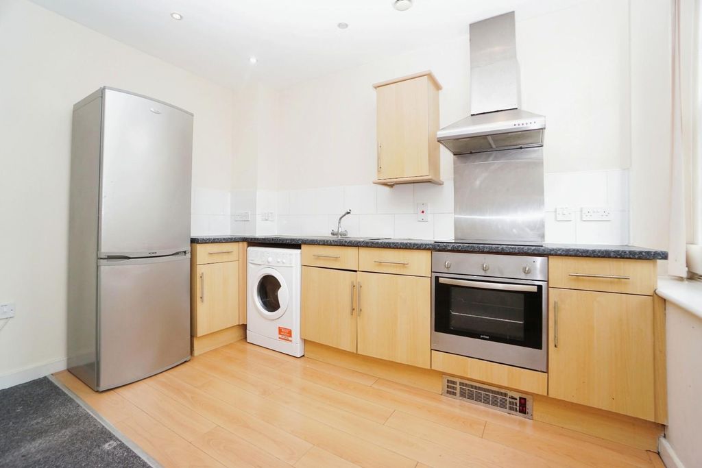 Property photo 3 of 12 Kitchen