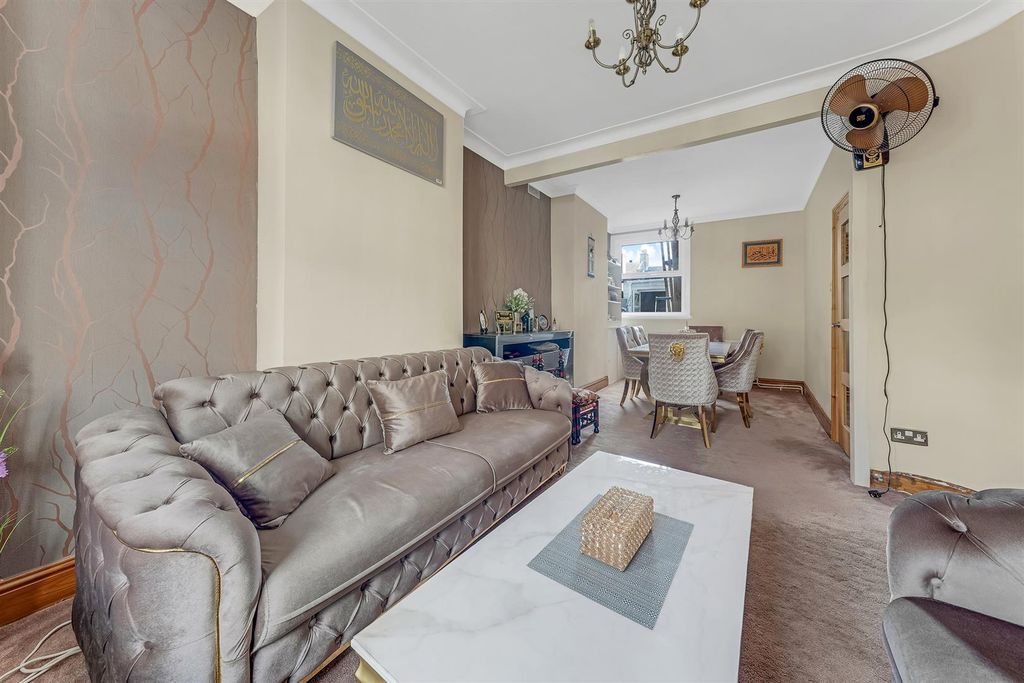 Property photo 2 of 31 Dsc02751_Hdr.Jpg