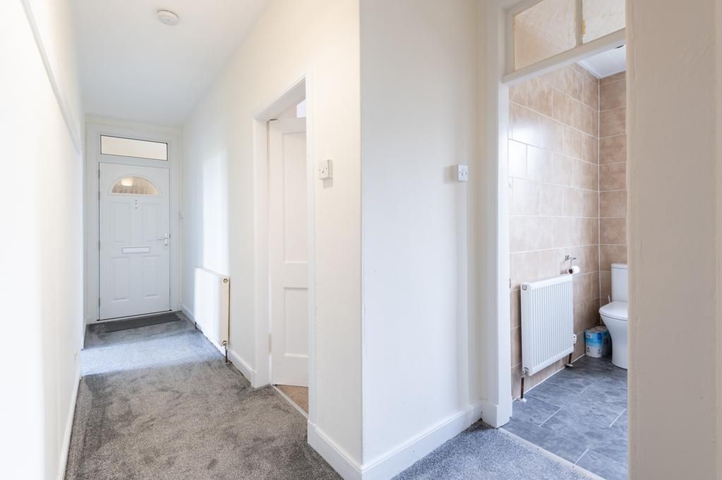 Property photo 3 of 20 Cup1498Seg Entrance Hall.Jpg