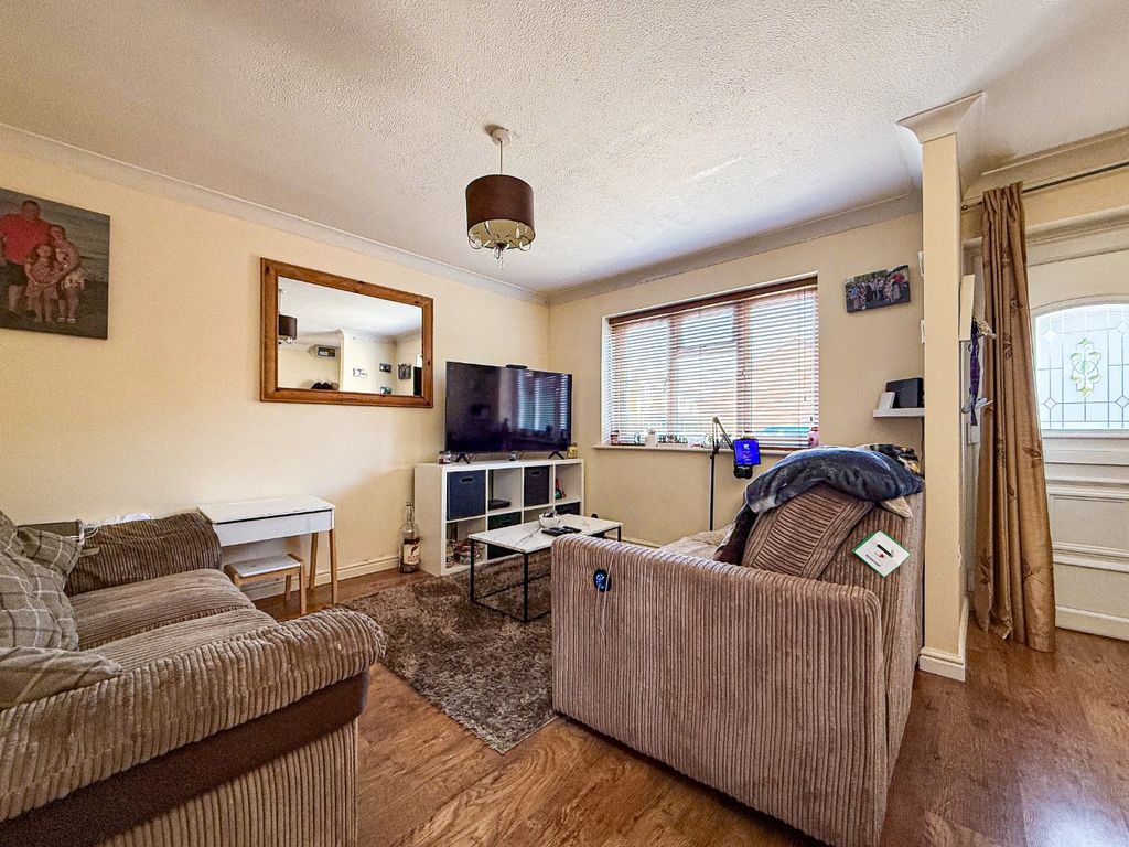 Property photo 3 of 17 4112256