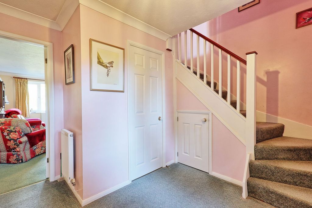 Property photo 2 of 27
