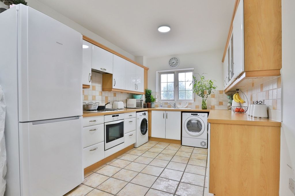 Property photo 3 of 16 Pbox-Img.Jpg