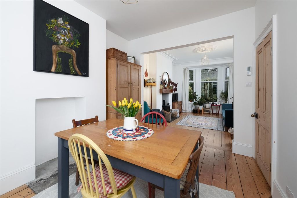 Property photo 3 of 27 Dining Room