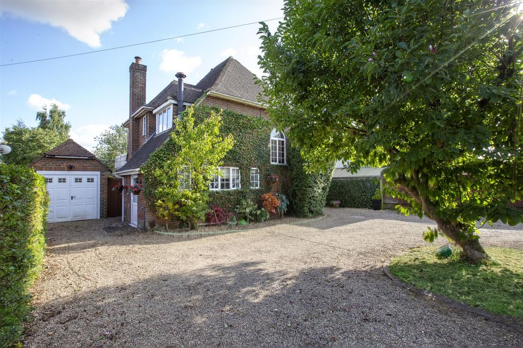 Property photo 1 of 14 Front Apsect