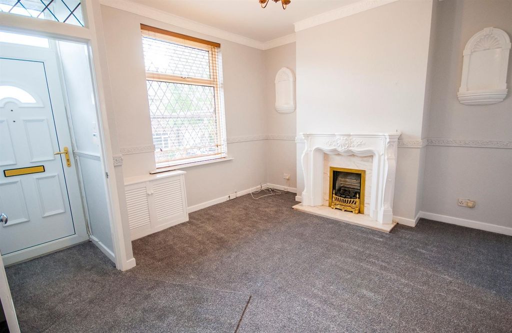 Property photo 3 of 13